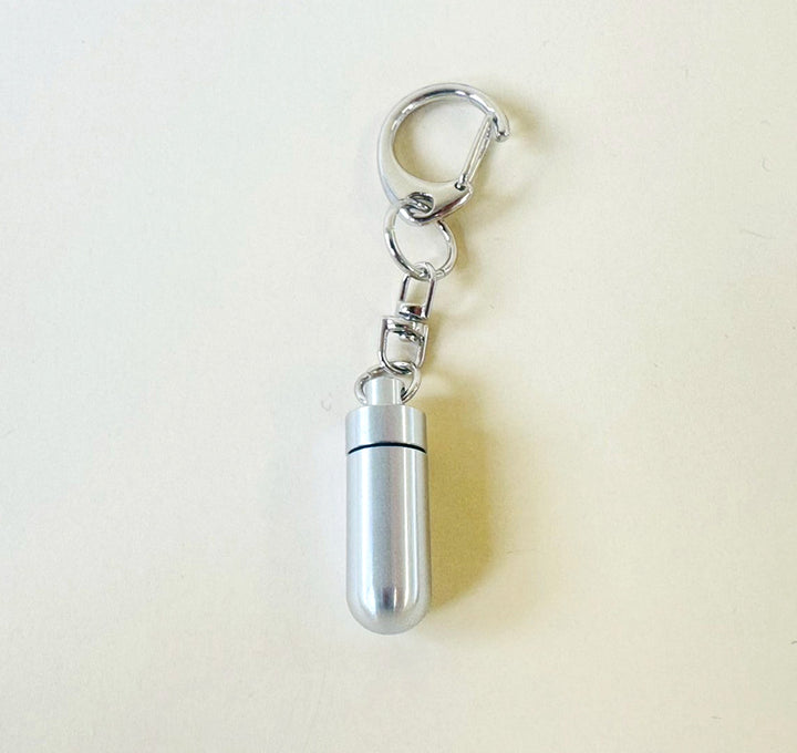 カプセル型キーホルダー
