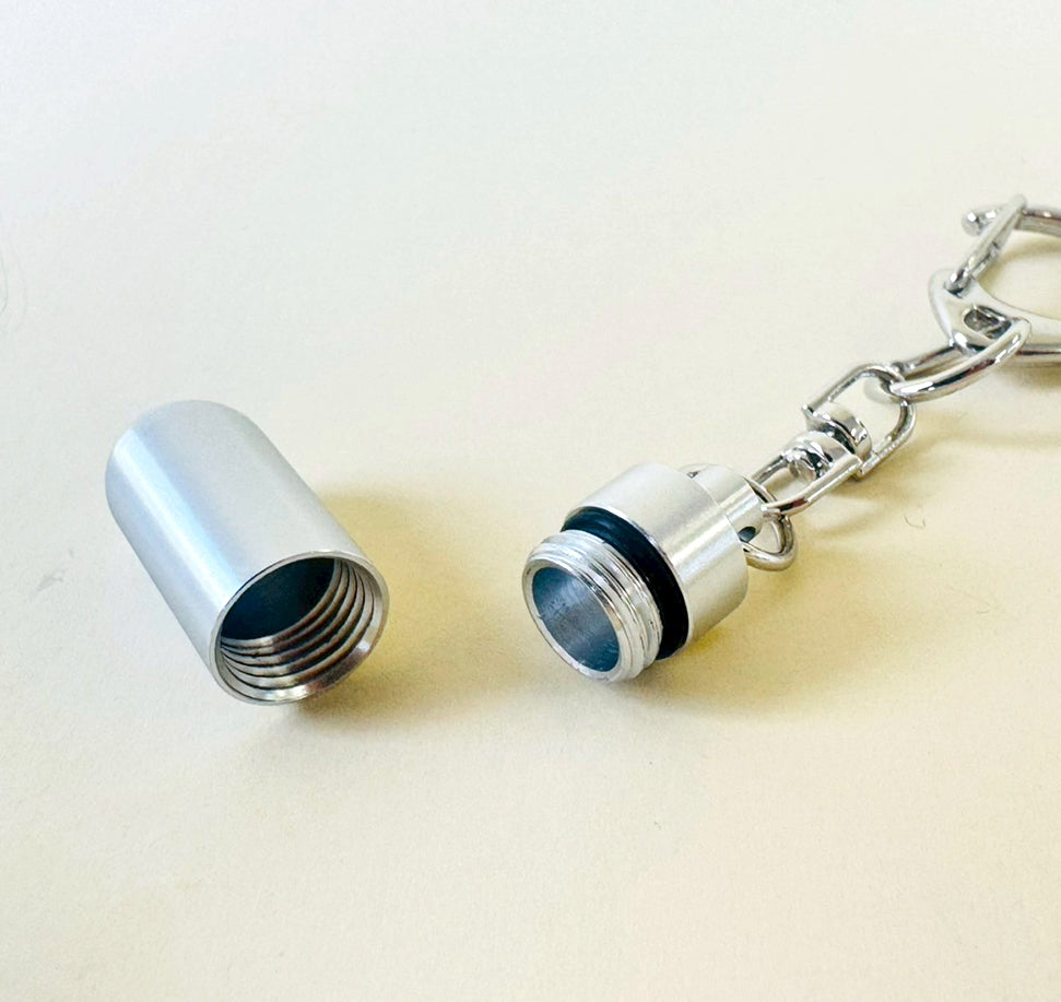 カプセル型キーホルダー（小）