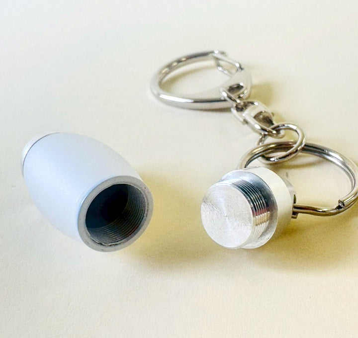 カラーメモリアルキーホルダー（ホワイト）